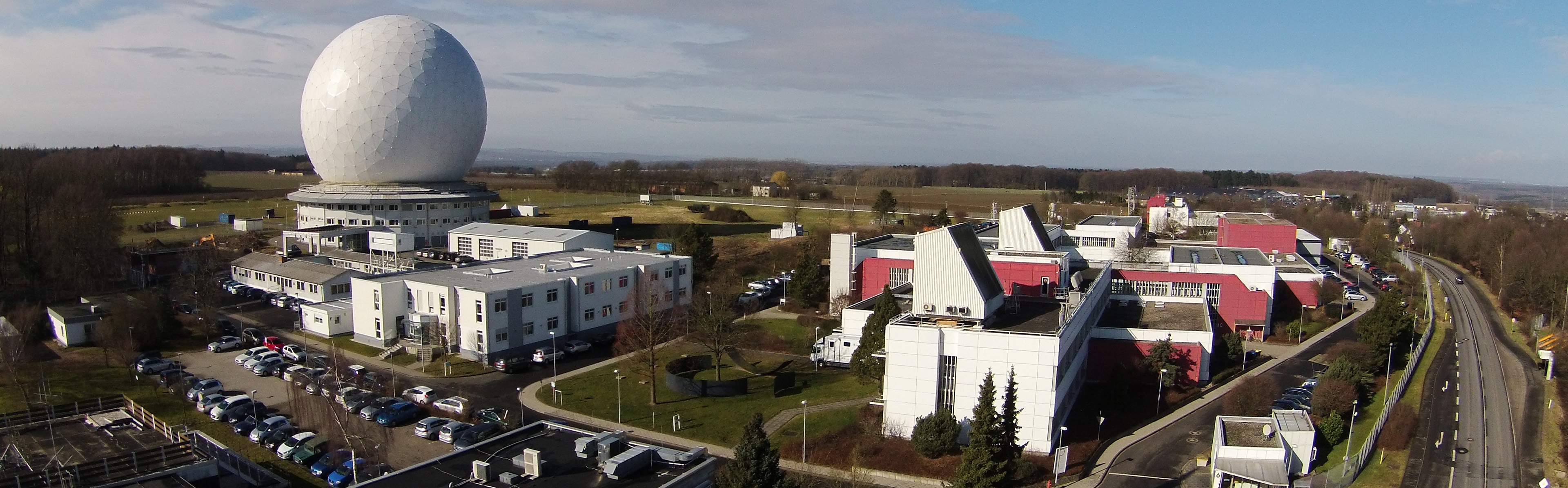 Das Fraunhofer FHR ist eines der führenden Radarforschungsinstitute in Europa. Es befasst sich mit allen Aspekten der Technologie vom Systemkonzept über Signalverarbeitung bis zum Bau eines Prototyps in Hard- und Software.